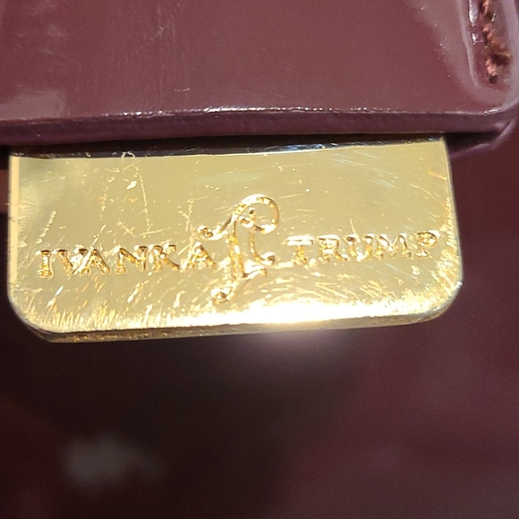 Plum and gold patten leather purse by Ivanka Trump - Picture 2 of 9